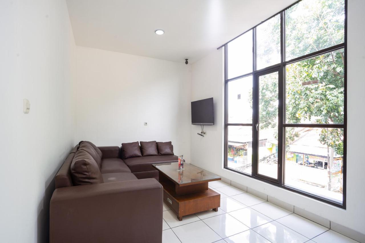 Reddoorz Near Eka Hospital Bsd City Tangerang Bagian luar foto
